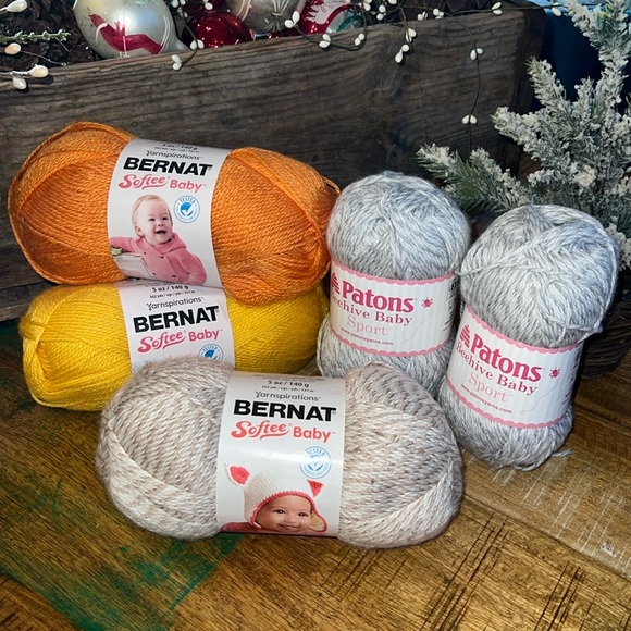 bernat Office Lot Of 5 Skeins Of Yarn Bernat Softee Baby And Patons